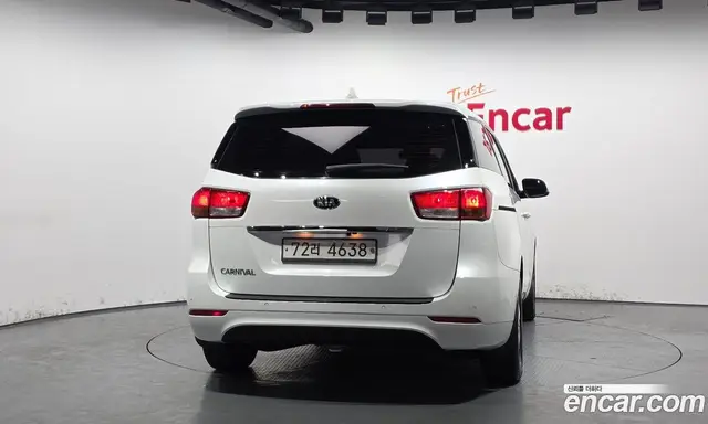 Kia Carnival 2018 2.2 автомат (гидро), миниатюра 4