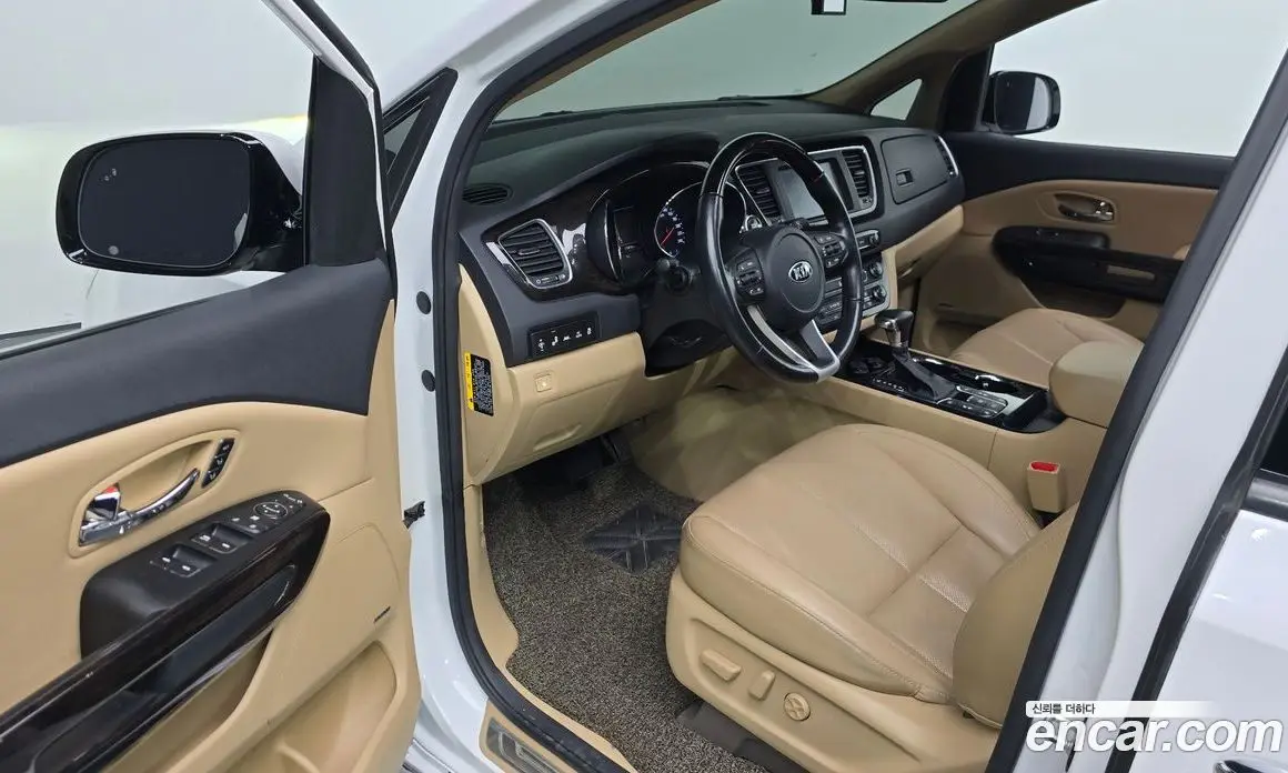 Kia Carnival 2018 2.2 автомат (гидро), фото 13