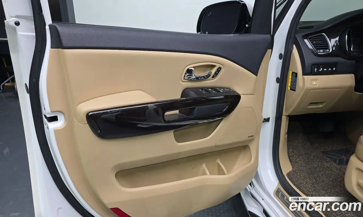 Kia Carnival 2018 2.2 автомат (гидро), фото 14