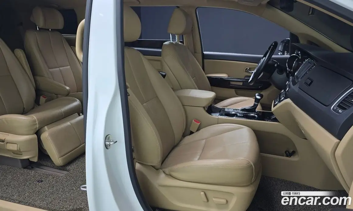 Kia Carnival 2018 2.2 автомат (гидро), фото 16