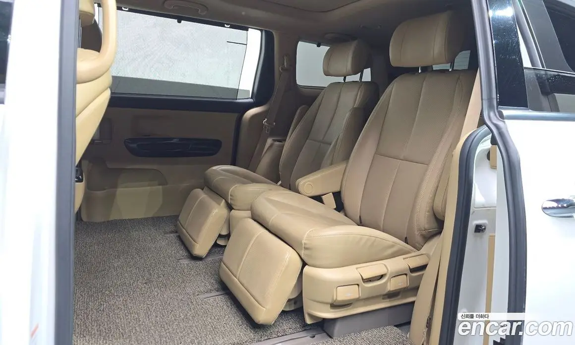 Kia Carnival 2018 2.2 автомат (гидро), фото 17