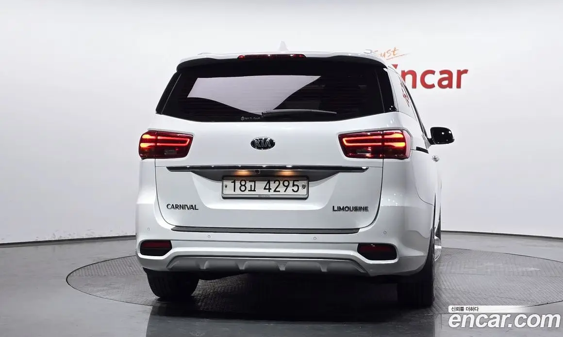 Kia Carnival 2018 2.2 автомат (гидро), фото 4
