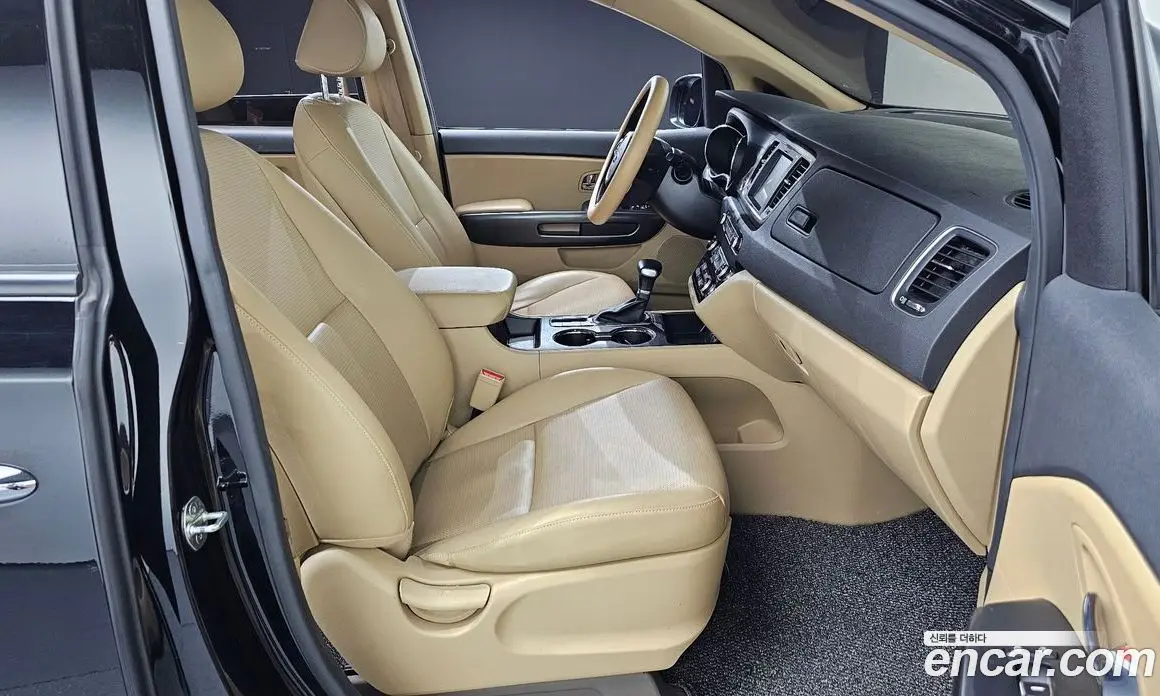 Kia Carnival 2019 2.2 автомат (гидро), фото 17