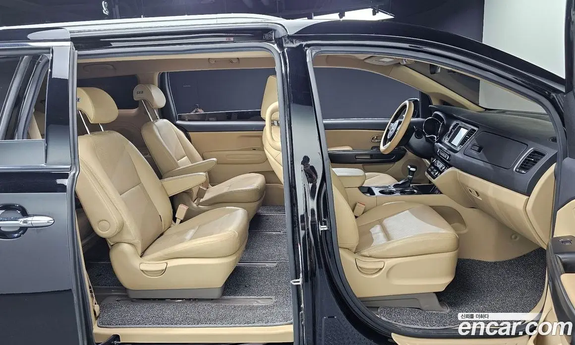 Kia Carnival 2019 2.2 автомат (гидро), фото 18