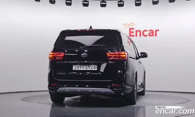Kia Carnival 2019 2.2 автомат (гидро), миниатюра 4