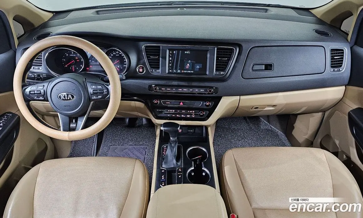 Kia Carnival 2019 2.2 автомат (гидро), фото 10