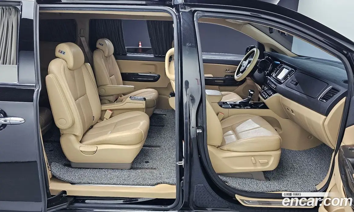 Kia Carnival 2019 2.2 автомат (гидро), фото 11