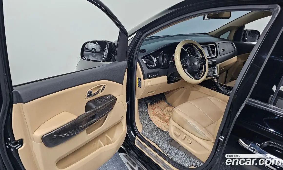 Kia Carnival 2019 2.2 автомат (гидро), фото 10