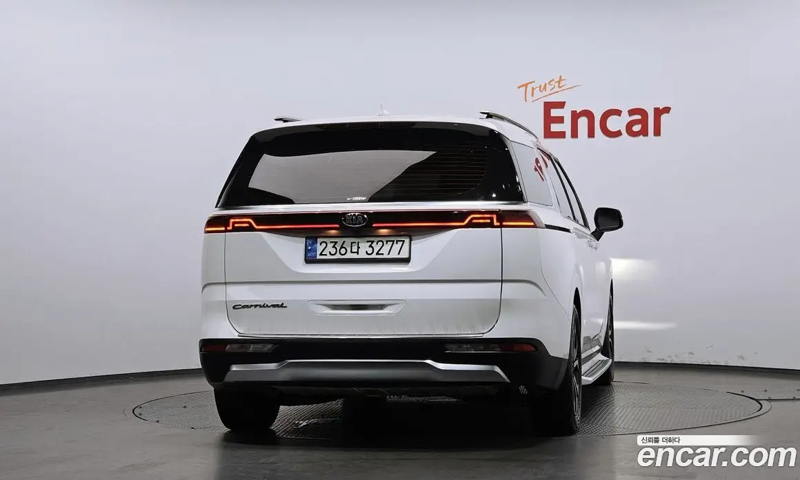 Kia Carnival 2021 2.2 автомат (гидро), фото 4