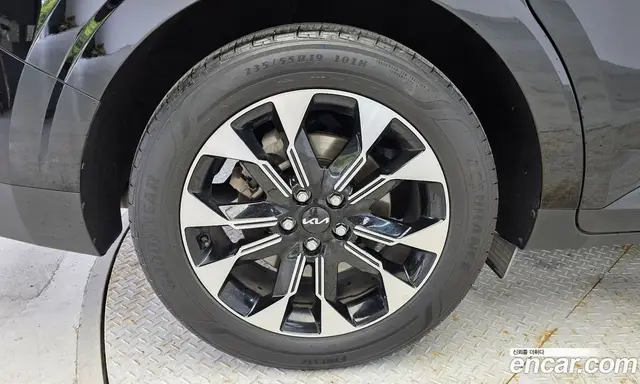 Kia Carnival 2023 2.2 автомат (гидро), миниатюра 5 Kia Carnival 2023 2.2 автомат (гидро), миниатюра 5