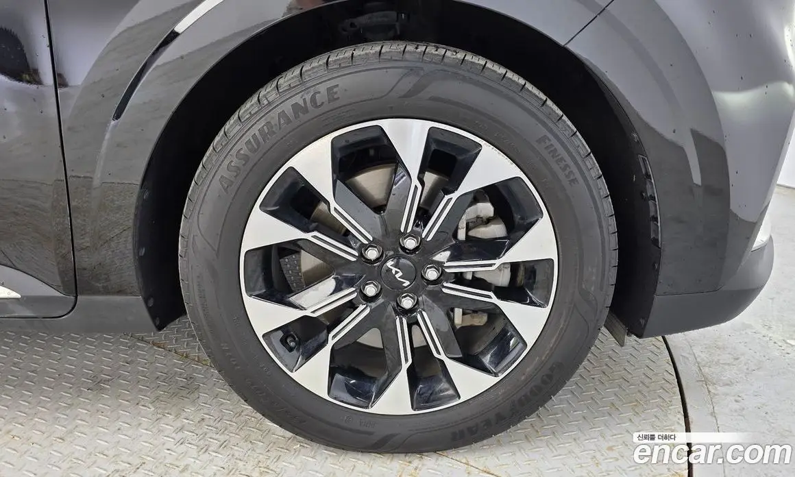 Kia Carnival 2023 2.2 автомат (гидро), фото 7 Kia Carnival 2023 2.2 автомат (гидро), фото 7