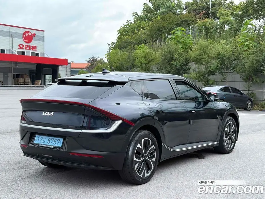 Kia EV6 2022 автомат (гидро), фото 2 Kia EV6 2022 автомат (гидро), фото 2