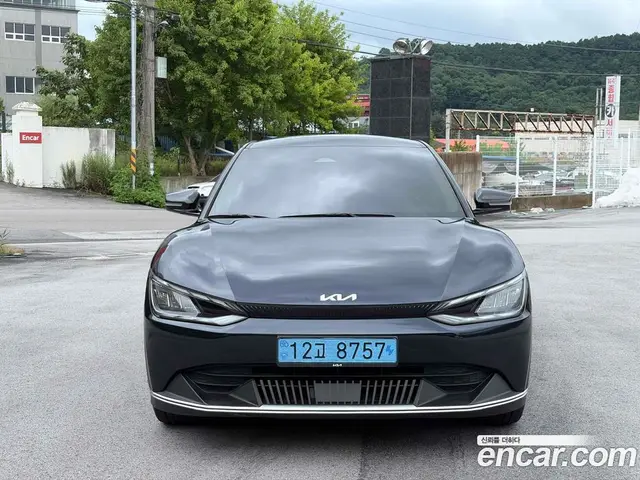 Kia EV6 2022 автомат (гидро), миниатюра 3 Kia EV6 2022 автомат (гидро), миниатюра 3