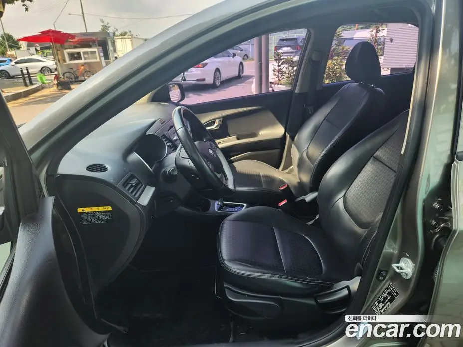 Kia Morning 2015 1.0 автомат (гидро), фото 7 Kia Morning 2015 1.0 автомат (гидро), фото 7