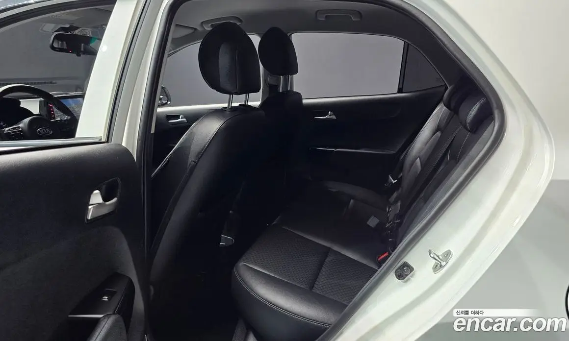 Kia Morning 2018 1.0 автомат (гидро), фото 18 Kia Morning 2018 1.0 автомат (гидро), фото 18