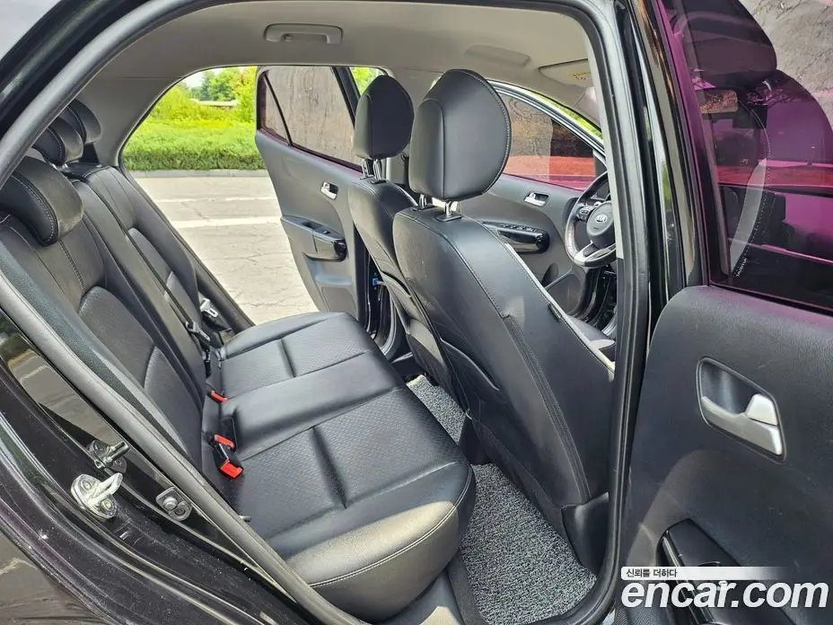 Kia Morning 2018 1.0 автомат (гидро), фото 12 Kia Morning 2018 1.0 автомат (гидро), фото 12