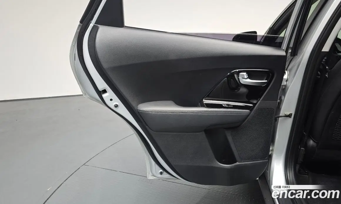 Kia Niro 2019 1.6 автомат (гидро), фото 15 Kia Niro 2019 1.6 автомат (гидро), фото 15
