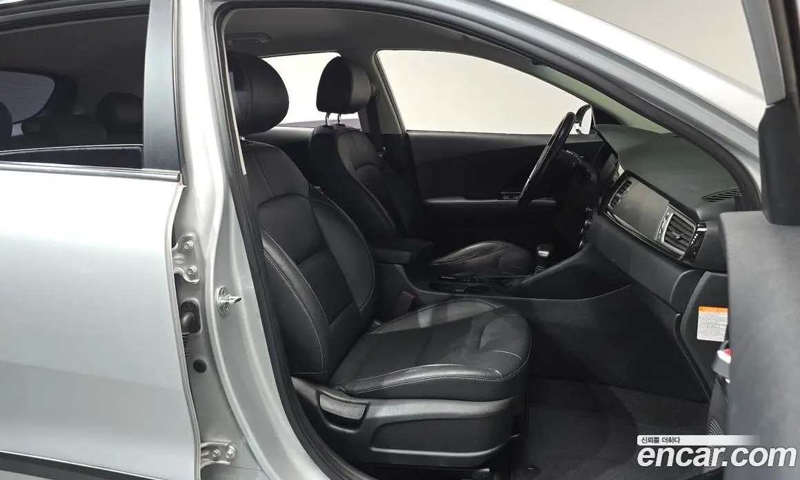Kia Niro 2019 1.6 автомат (гидро), фото 17 Kia Niro 2019 1.6 автомат (гидро), фото 17