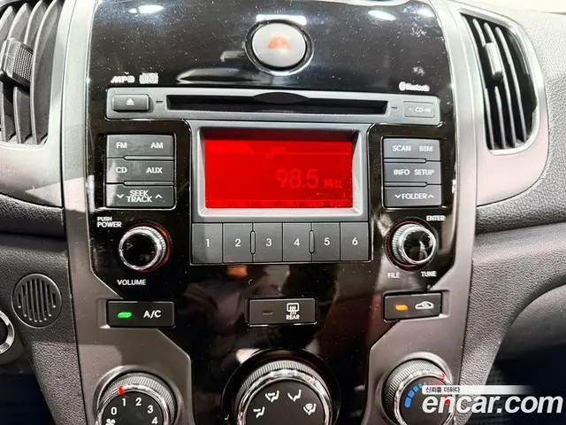 Kia Porte 2009 1.6 автомат (гидро), миниатюра 11