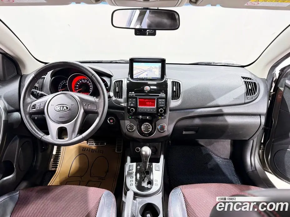 Kia Porte 2009 1.6 автомат (гидро), фото 4
