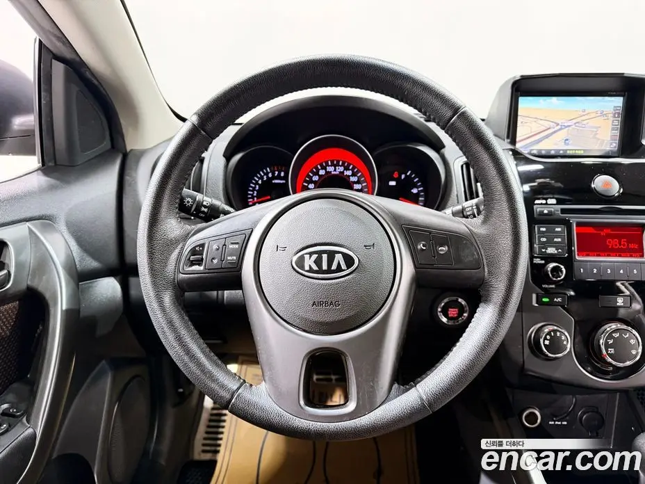 Kia Porte 2009 1.6 автомат (гидро), фото 6