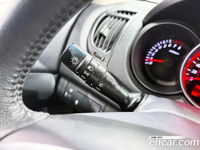 Kia Porte 2009 1.6 автомат (гидро), миниатюра 7