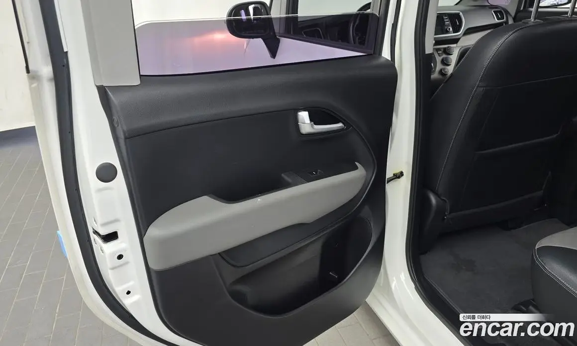 Kia Ray 2018 1.0 автомат (гидро), фото 15