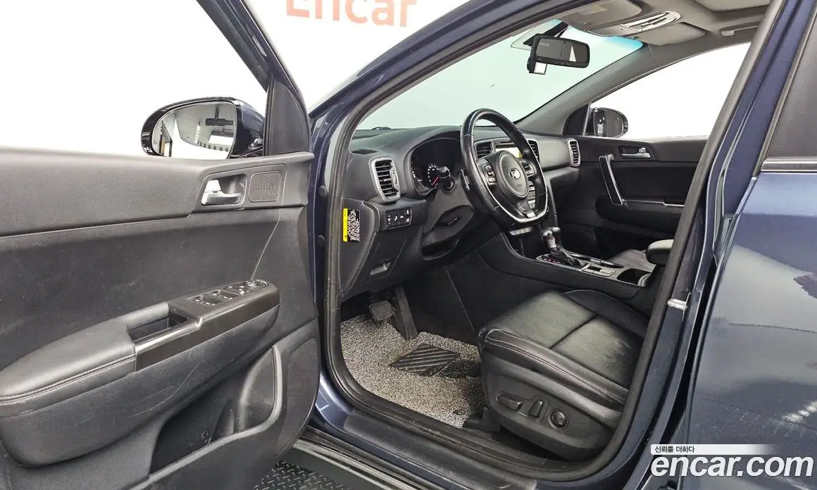 Kia Sportage 2015 1.7 автомат (гидро), фото 13