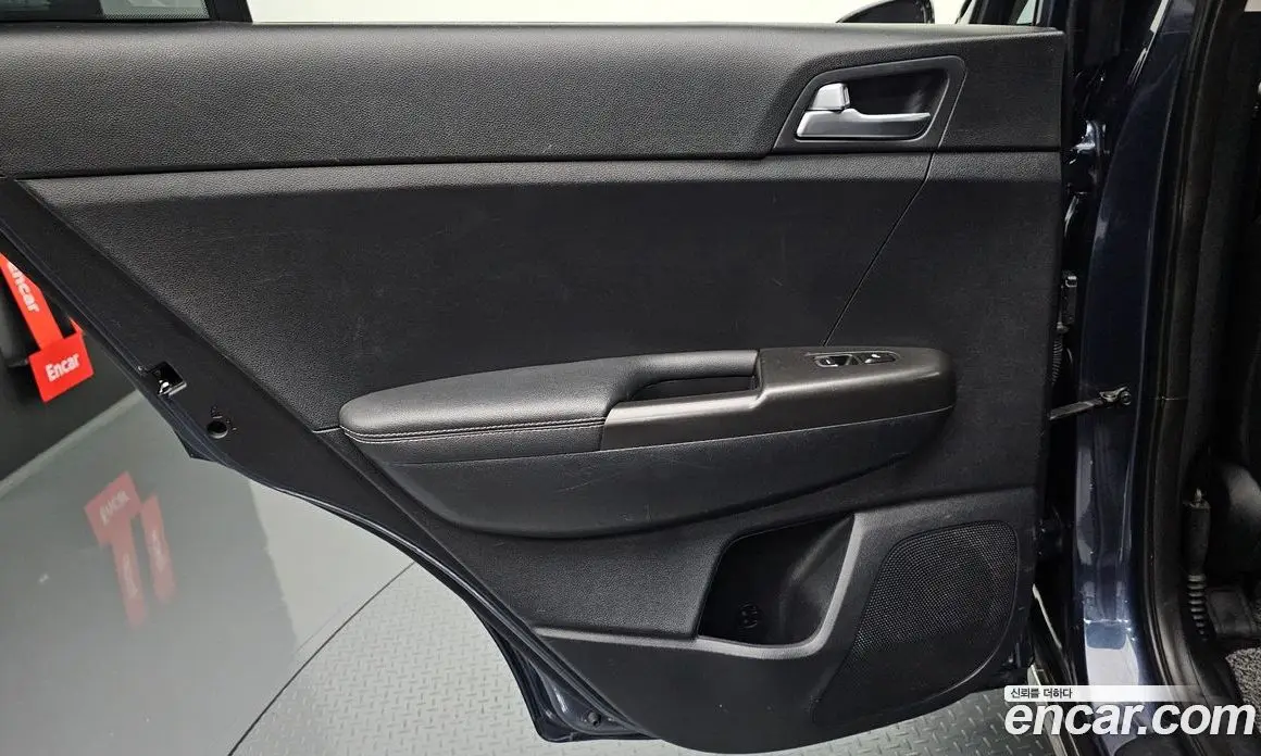 Kia Sportage 2015 1.7 автомат (гидро), фото 15