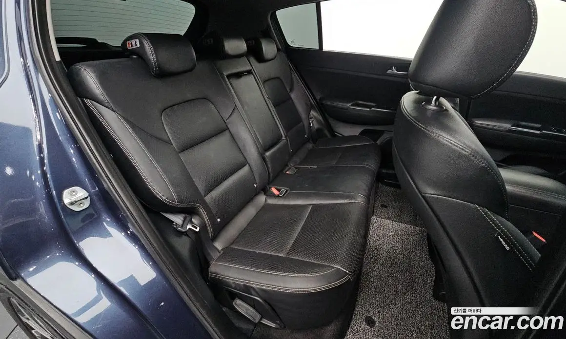 Kia Sportage 2015 1.7 автомат (гидро), фото 16