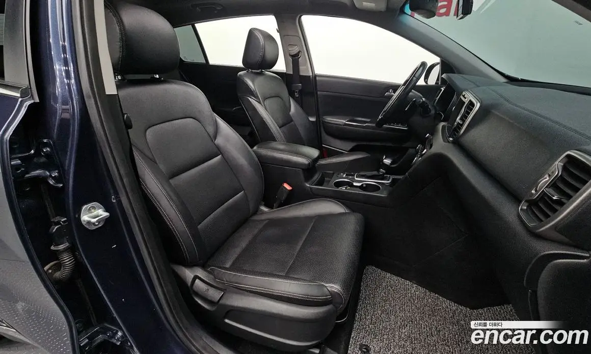 Kia Sportage 2015 1.7 автомат (гидро), фото 17