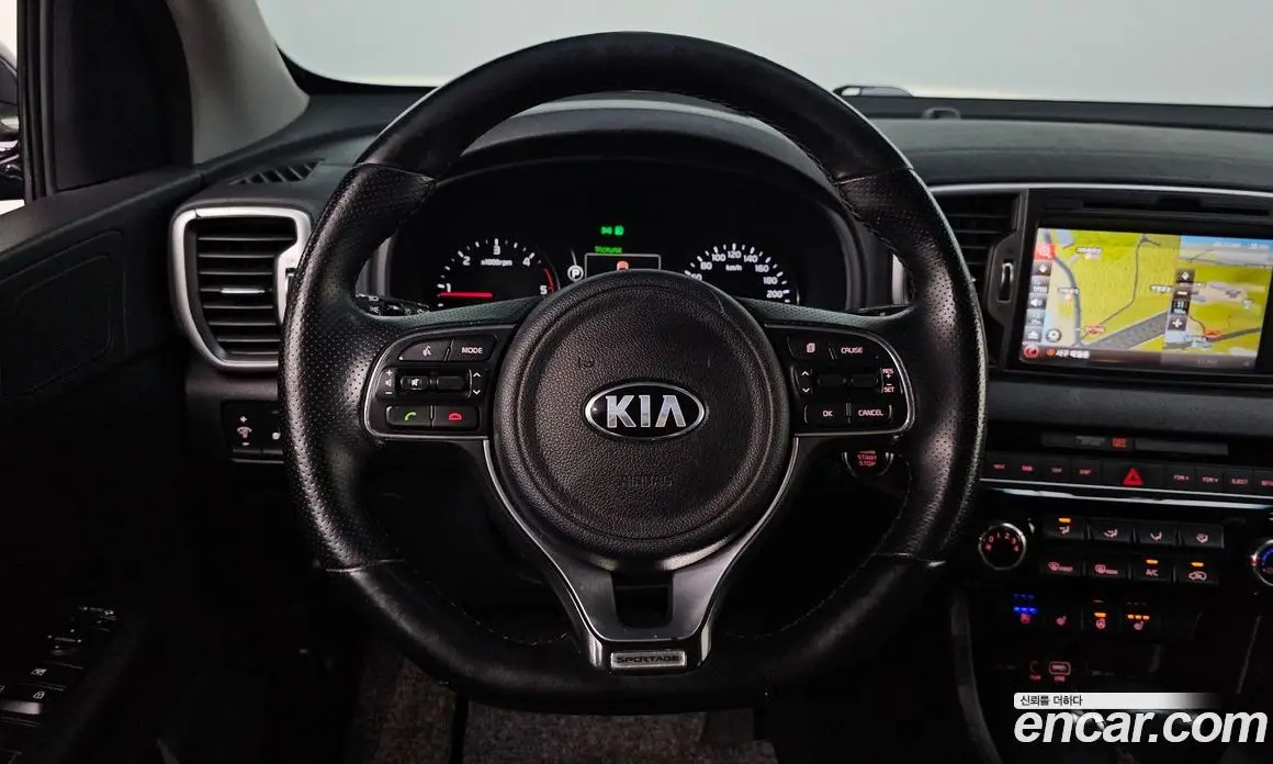 Kia Sportage 2015 1.7 автомат (гидро), фото 19