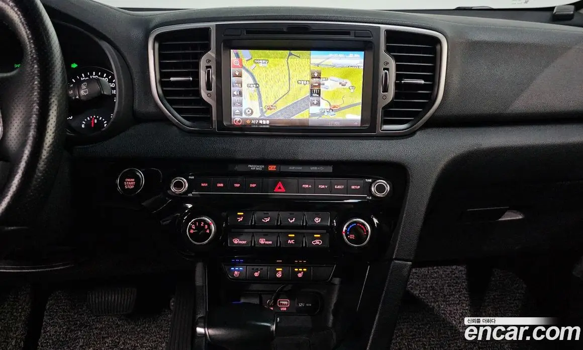 Kia Sportage 2015 1.7 автомат (гидро), фото 20