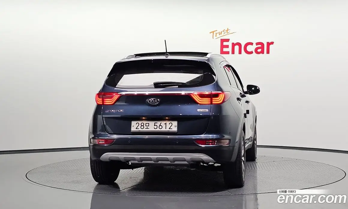 Kia Sportage 2015 1.7 автомат (гидро), фото 4