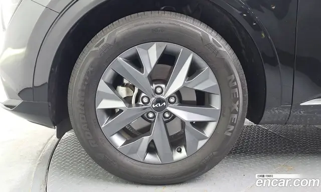 Kia Sportage 2022 1.6 автомат (гидро), миниатюра 5