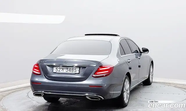 Mercedes-Benz E-Class 2018 2.0 автомат (гидро), миниатюра 4 Mercedes-Benz E-Class 2018 2.0 автомат (гидро), миниатюра 4