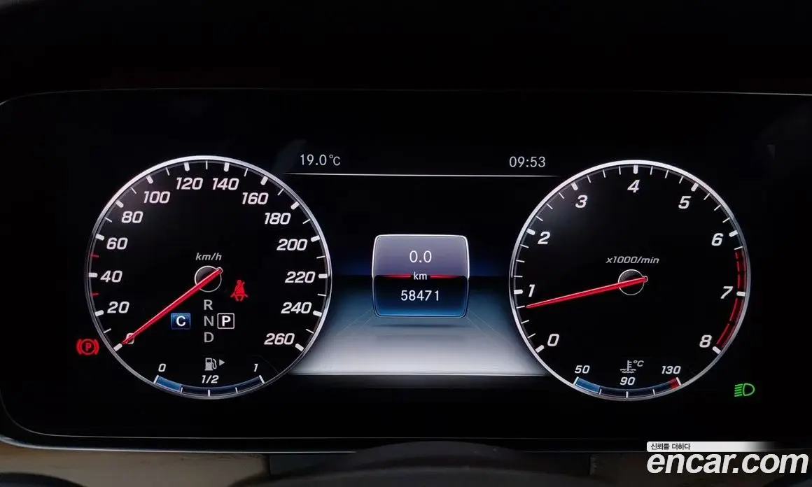 Mercedes-Benz E-Class 2018 2.0 автомат (гидро), фото 8 Mercedes-Benz E-Class 2018 2.0 автомат (гидро), фото 8