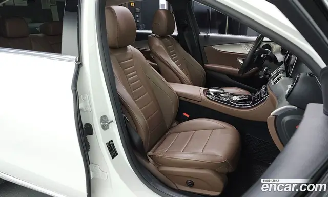 Mercedes-Benz E-Class 2018 2.0 автомат (гидро), миниатюра 11