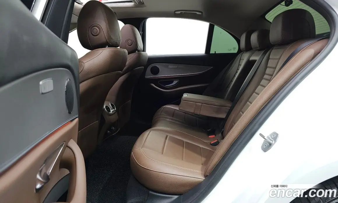 Mercedes-Benz E-Class 2018 2.0 автомат (гидро), фото 12