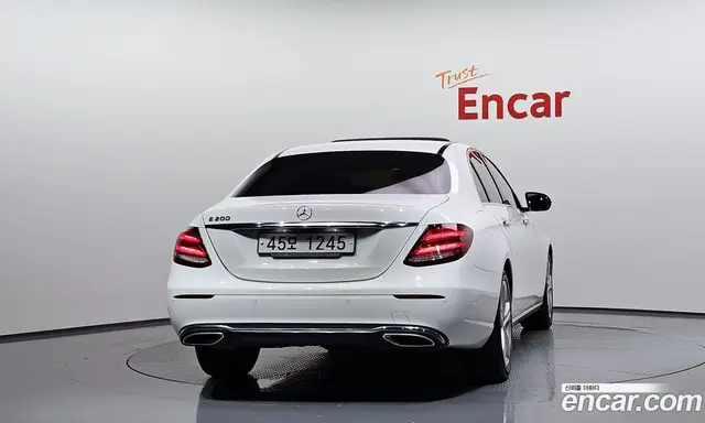 Mercedes-Benz E-Class 2018 2.0 автомат (гидро), миниатюра 4