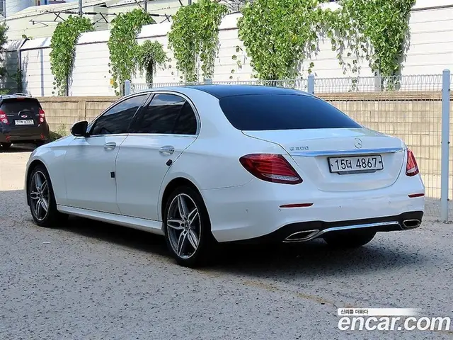 Mercedes-Benz E-Class 2018 2.0 автомат (гидро), миниатюра 3 Mercedes-Benz E-Class 2018 2.0 автомат (гидро), миниатюра 3