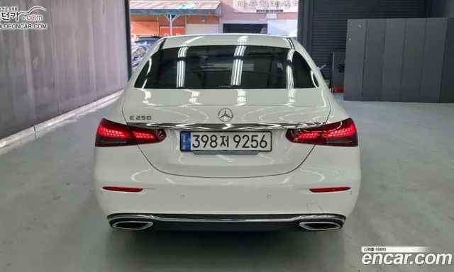 Mercedes-Benz E-Class 2023 2.0 автомат (гидро), миниатюра 4 Mercedes-Benz E-Class 2023 2.0 автомат (гидро), миниатюра 4