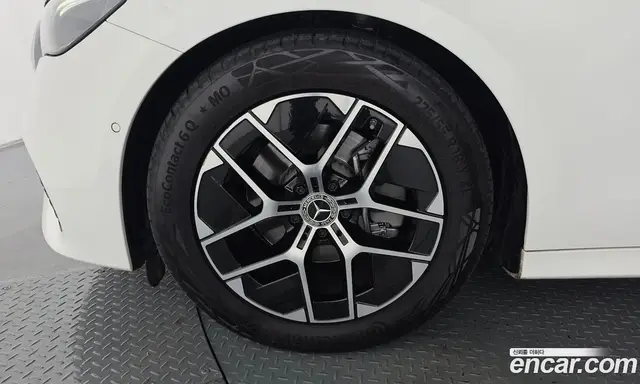 Mercedes-Benz E-Class 2024 2.0 автомат (гидро), миниатюра 5 Mercedes-Benz E-Class 2024 2.0 автомат (гидро), миниатюра 5