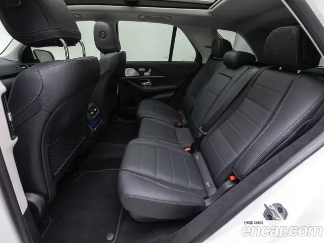 Mercedes-Benz GLE-Class 2025 3.0 автомат (гидро), миниатюра 8