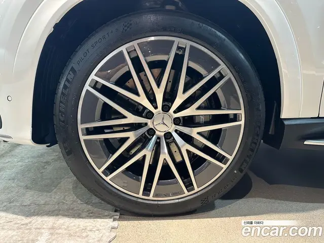 Mercedes-Benz GLE-Class 2025 3.0 автомат (гидро), миниатюра 7