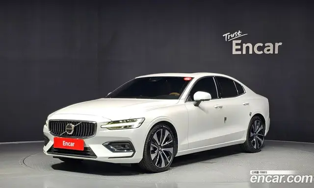 Volvo S60, 2025, 17 844 км