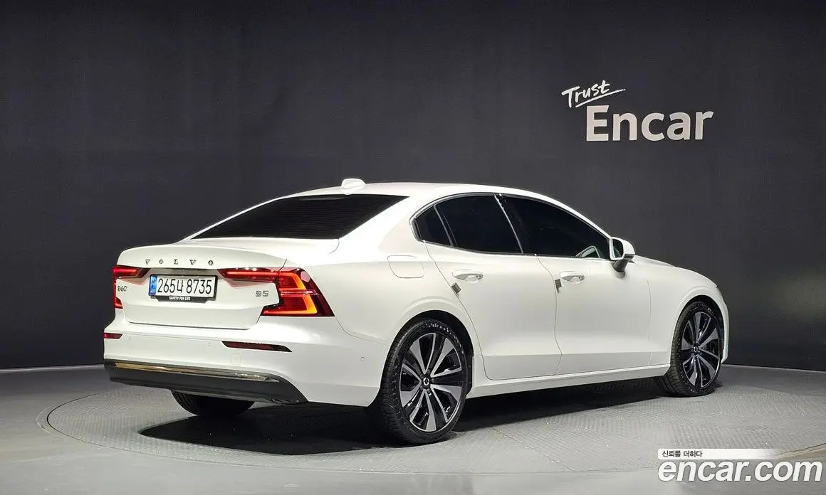 Volvo S60 2025 2.0 автомат (гидро), фото 2 Volvo S60 2025 2.0 автомат (гидро), фото 2