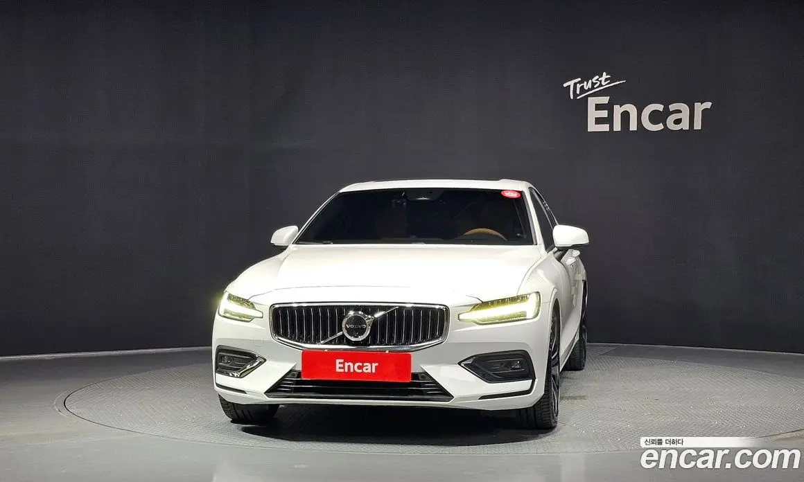 Volvo S60 2025 2.0 автомат (гидро), фото 3 Volvo S60 2025 2.0 автомат (гидро), фото 3