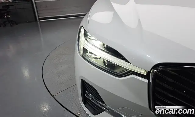 Volvo XC60 2025 2.0 автомат (гидро), миниатюра 7