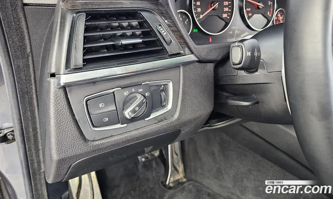 BMW 3 серия 2016 2.0 автомат (гидро), фото 17 BMW 3 серия 2016 2.0 автомат (гидро), фото 17